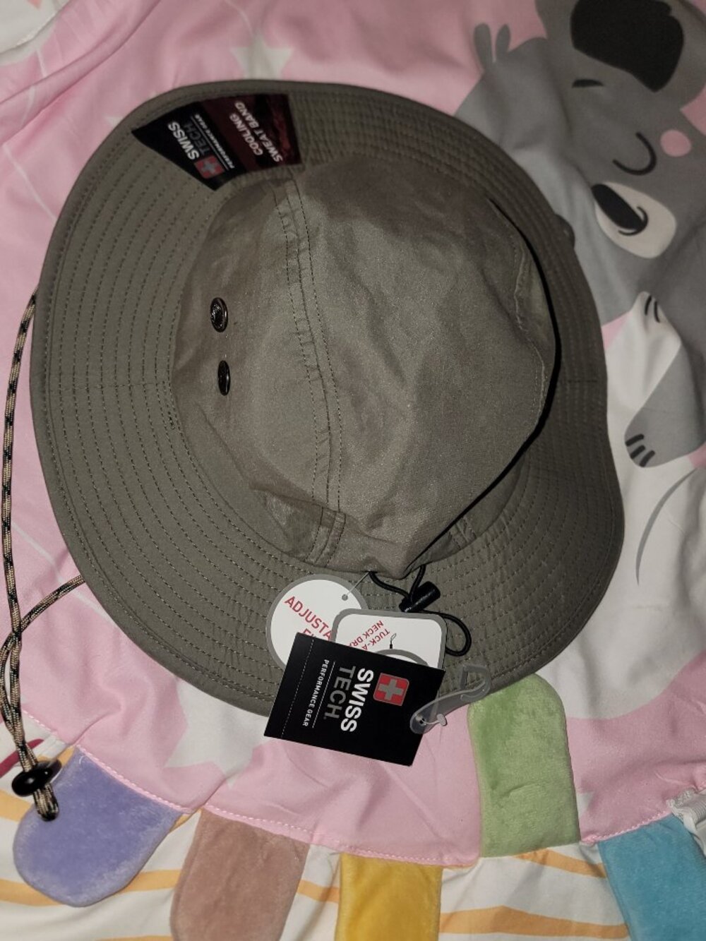 Bucket hat